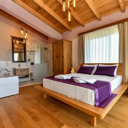 Gorgeous With Private Pool And Jacuzzi In Fethiye